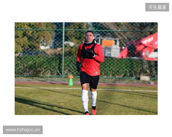 记者:韦世豪当蓉城队长并不意外 他和罗慕洛刘殿座携手带队前进 记者:韦世豪当蓉城队长并不意外 他和罗慕洛刘殿座携手带队前进