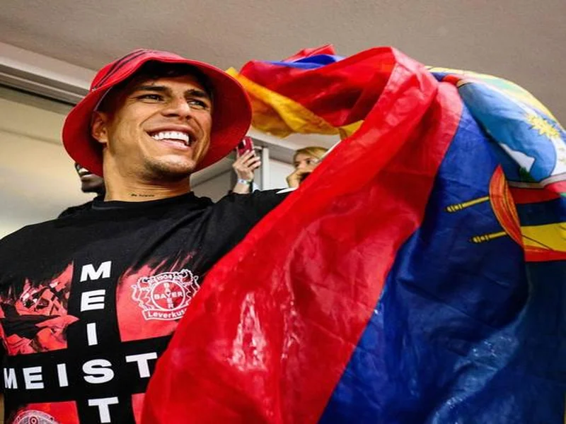 厄瓜多尔队官方：后卫因卡皮耶与中场卡斯蒂略因伤退出本期国家队